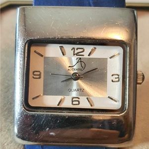 🦋10/$20🦋 5/$20 Accento Quartz Silver /Blue Women's Cuff Watch